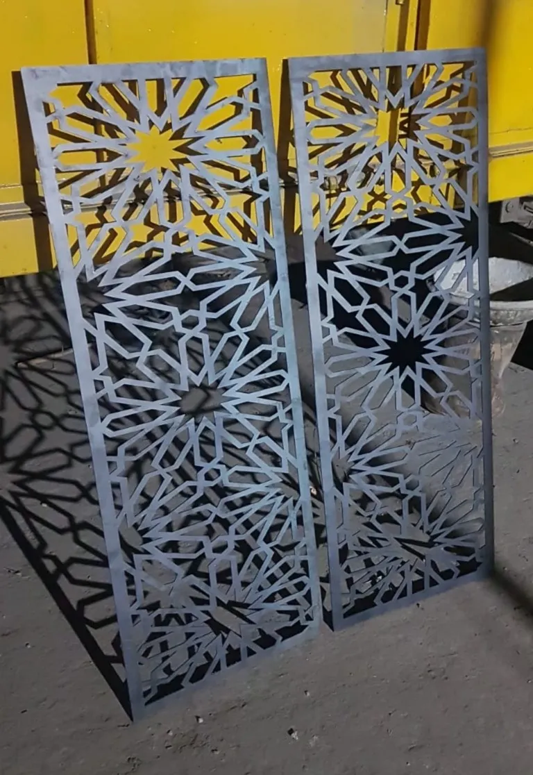 Decorative room divider panel